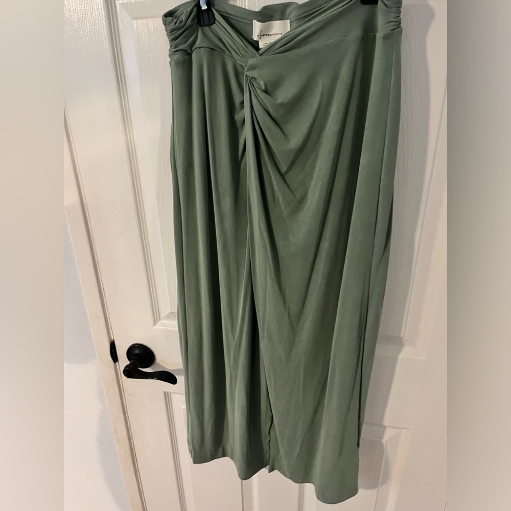 Anthropologie Skit